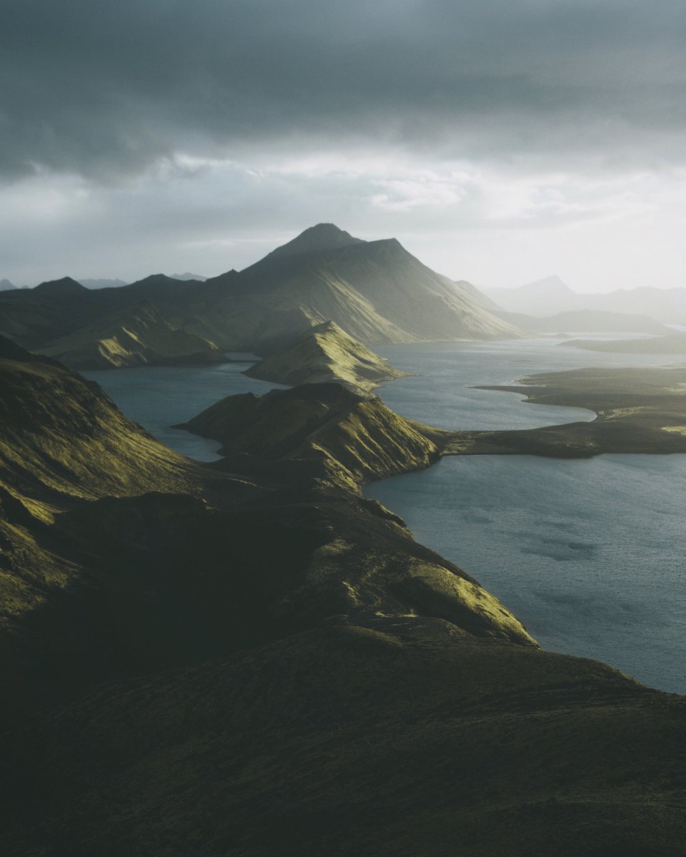 Sunset for the books in the Icelandic highland 🇮🇸 gm!