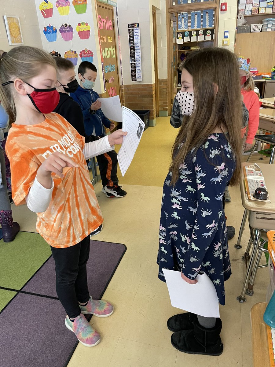 MrsCNettesheim's tweet photo. We are practicing Fact and Opinion writing so we shared some facts and opinions about sharks with partners today! 🦈 #fa58share #dg58learns #dg58pride #LearningLastsForever https://t.co/oeNjY2xC62