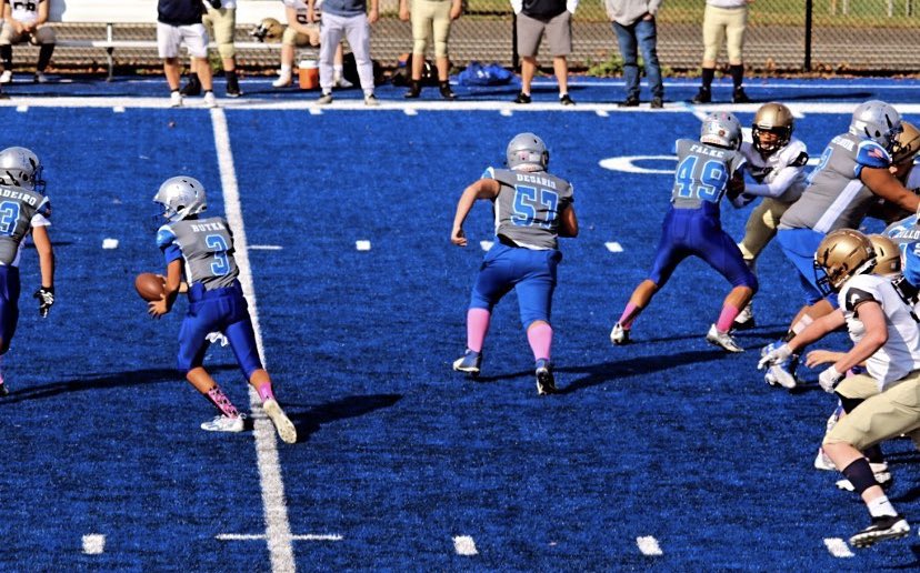 Demitri_57's tweet photo. I miss this so much rn ❤️🏈 https://t.co/Fnmd5y1J23