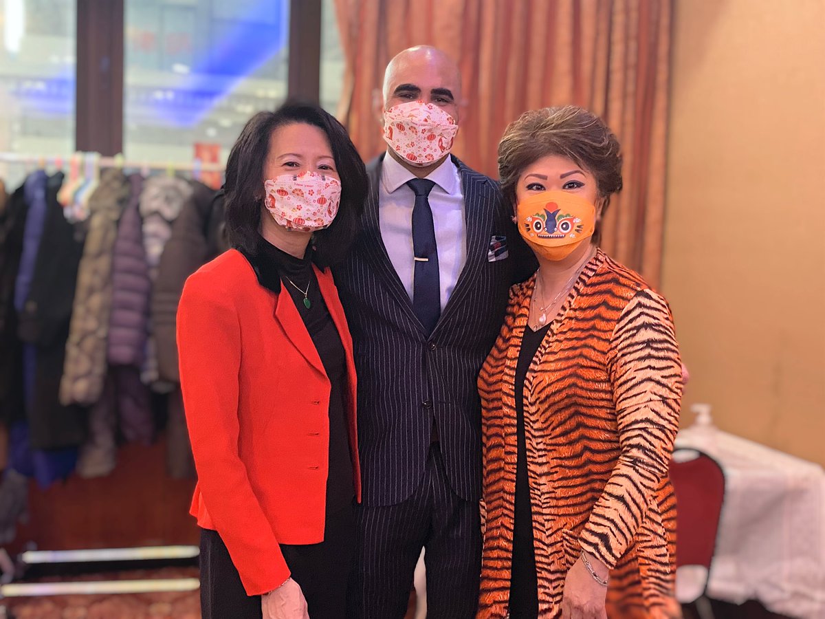 setochungster's tweet photo. Awesome night of #LunarNewYear celebration with my @udonyc family of aunties & uncles & cherished founder Virginia Kee, State Committee Member @jennylamlow, District Leader Justin Yu & members @realdennysalas, Pauline Lock & Po Ling Ng!
Wishing you all joys of #YearOfTheTiger https://t.co/nqMKiuAE0d