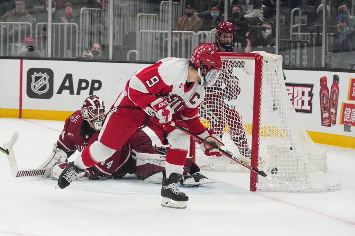 ge_mohan's tweet photo. Big win tonight for Terries! @TerrierHockey 
We officially make it to 2022 #Beanpot final! 
📸: @ge_mohan https://t.co/Zp9UntlYHe
