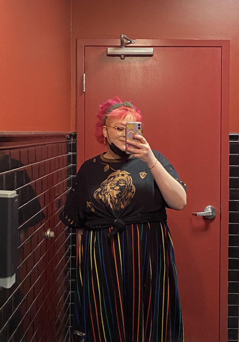 offbrandhan's tweet photo. my co workers were so sweet abt the shirt i made 😭 https://t.co/syyYVi4vnF