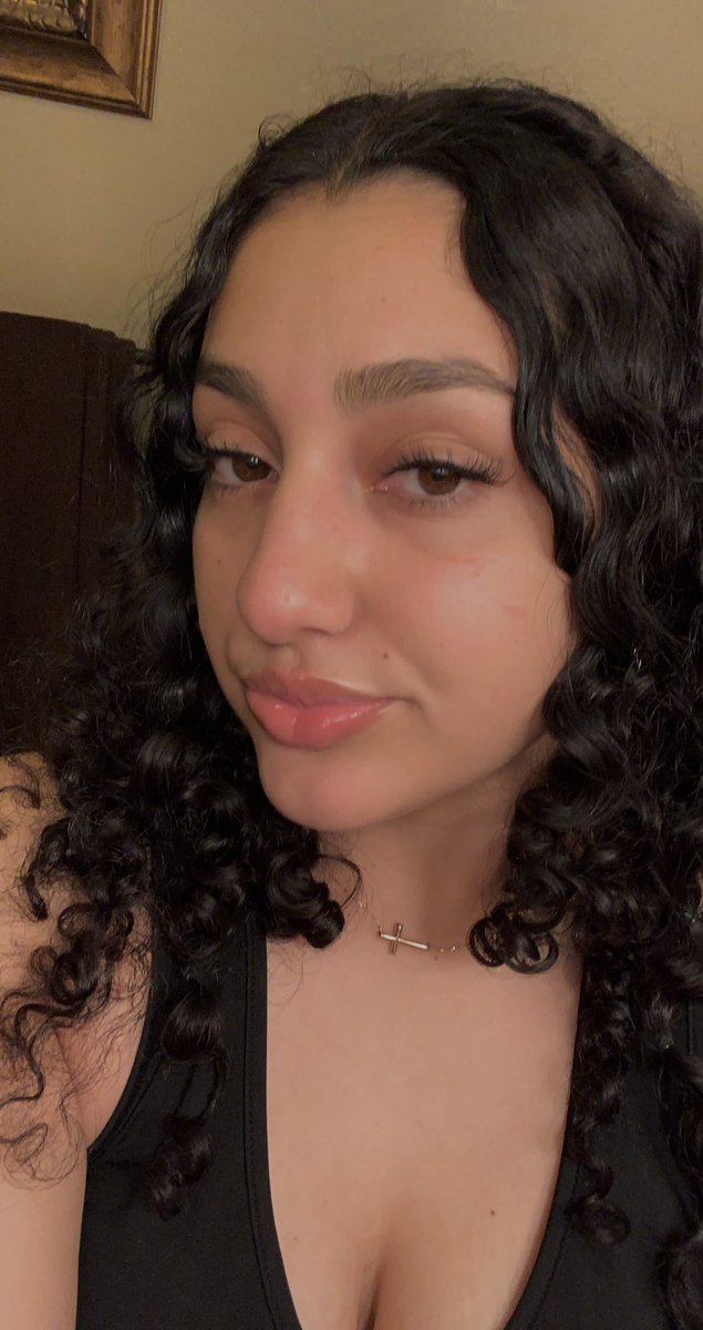 briana_flores7's tweet photo. dream about me https://t.co/KeyVdYXldv