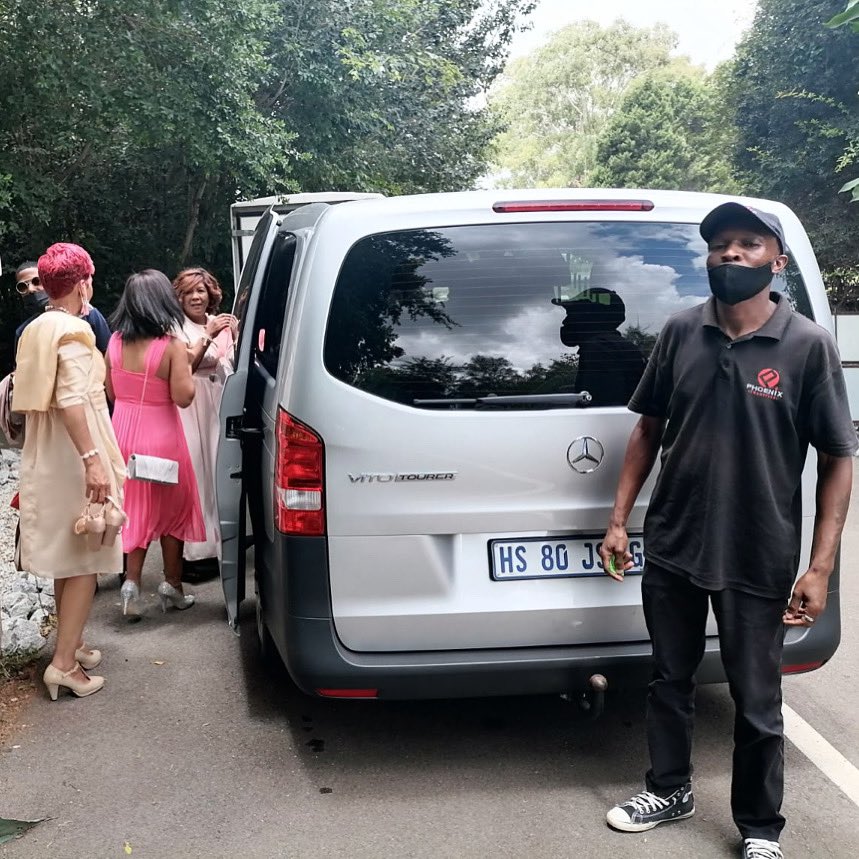 PhoenixMovazz's tweet photo. Weekend wedding transfers with Phoenix.

#phoenixshuttles #weddingbells #connectinghappiness #yourlocaltrustedpartner #movewithpurpose #movewithus https://t.co/xuXkEUIP22