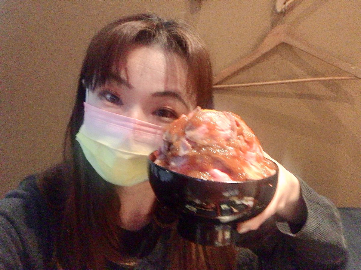 nejirin_tomo's tweet photo. SNSで回ってきて気になった「ゆうが」さんの #ゆうだいな丼ランチ 行ってみた
個室でこのランチ、お得すぎる✨
期間限定だけど絶対おすすめ！おいしかった❤️
#ゆうだいな丼ランチ
#映えランチ https://t.co/B3t87tPZpw