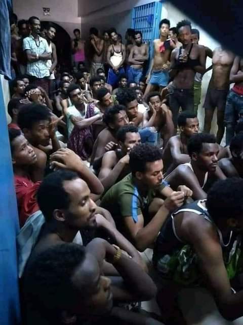 GadaaTop's tweet photo. አሳዛኝ ዜና ! 
#Ethiopia  ሰሚ ያጣ ጩኸት በሳ���ዲ አረቢያ በእስር ቤት የሚገኙ ወገኖቻችን ስቃይ ይብቃ! ልጁ የልብ ህመምተኛ መሆኑና እንዳይታከም ክልክለውት መሞቱ እየተነገረ ነው 
ሳውዲ አረቢያ እስር ቤት  በልብ ህመም ችግር ያለባችሁ ወገኖቻችን ለሞት https://t.co/hiamua4Lrq