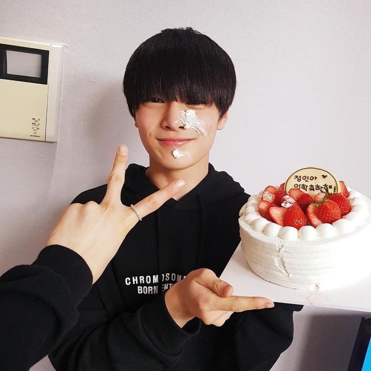 happy birthday, kio. ang tanda mo na HAHAHA