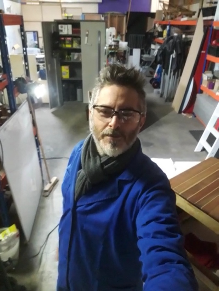 ZoneAH's tweet photo. #teasing #vídeo Zone-AH! au JT de @BFMParis ce mardi 8 février à 18h50. Notre directeur présentera l'association et La FAH!-BRIQUE 94 #FAHB94, notre prototype de tiers-lieux dédié à l'économie circulaire et l'écologie urbaine, installé au Crapo (Vitry)
@valdemarne_94 @iledefrance https://t.co/f5v8FJIm9X