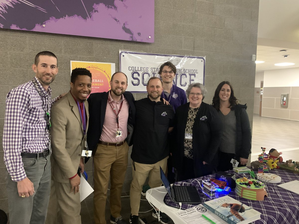 coachmunson's tweet photo. #PurpleScience Crew excited to Welcome the Class of 2026 to the Pride 💜 https://t.co/DoDBuKoisl