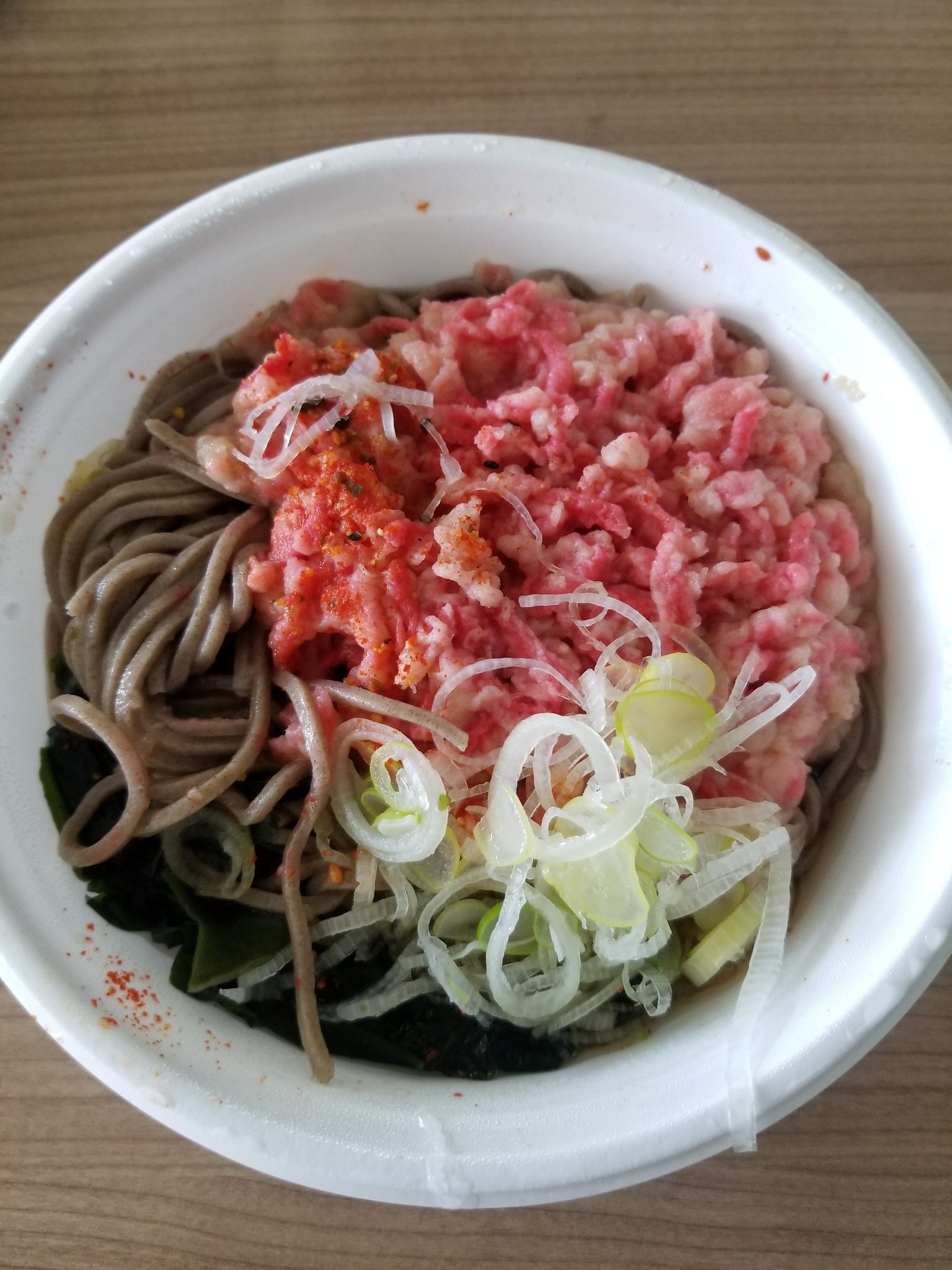 تويتر ゆう على تويتر 大好きな紅生姜天蕎麦をテイクアウト 紅生姜天 美味しくてついリピしたくなっちゃう からだの芯まであったまります そして いつもここで店主から元気をもらって帰るのです 丸富 立ち食い蕎麦 T Co Xh4t8ukucu
