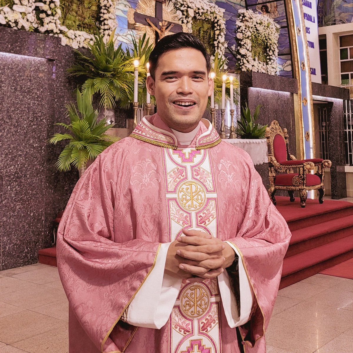 popmonkph's tweet photo. Magalak! May pag-asa. 'Di kailanman mananakaw, mababastos, o mapapatay ang mga pusong may tunay na prinsipyo't pananampalataya! #KulayRosasAngBukas https://t.co/0uF1D7Z09c