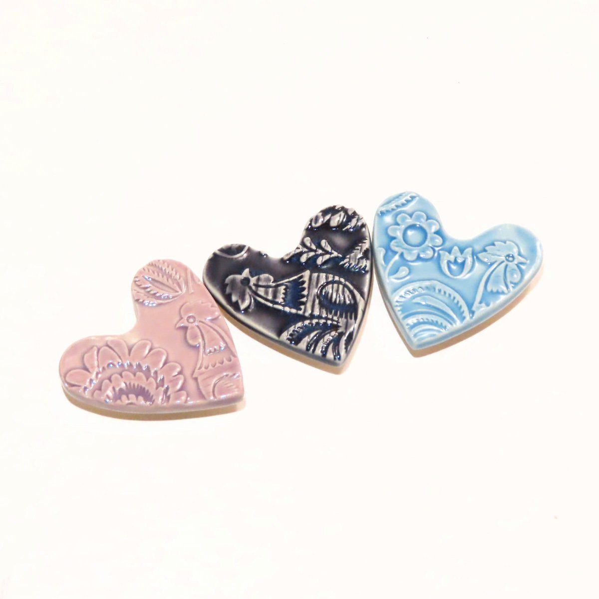JKCJewelry's tweet photo. Rooster Heart Magnets, Set of Three, Pottery, Small Gift Idea, Bird Lover, Kitchen Décor, Refrigerator Magnets, Country Kitchen https://t.co/ZtxS2W2AYy #handmade #pottery #art #ceramics #BlueMagnet https://t.co/BtQq2Wq6Gy