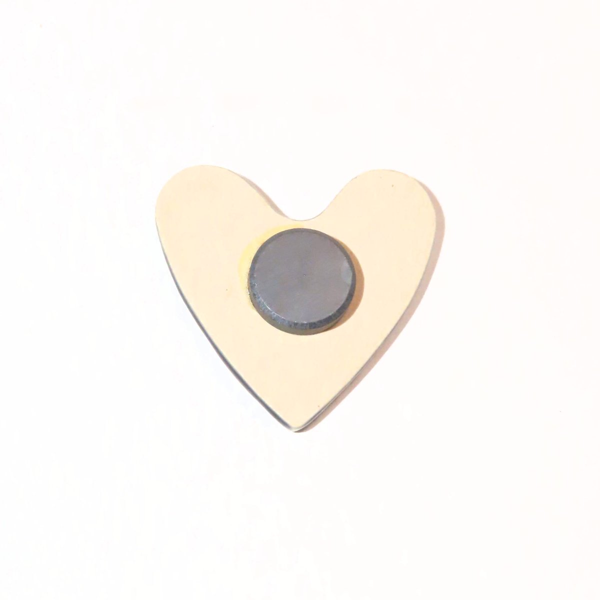 JKCJewelry's tweet photo. Rooster Heart Magnets, Set of Three, Pottery, Small Gift Idea, Bird Lover, Kitchen Décor, Refrigerator Magnets, Country Kitchen https://t.co/ZtxS2W2AYy #handmade #pottery #art #ceramics #BlueMagnet https://t.co/BtQq2Wq6Gy
