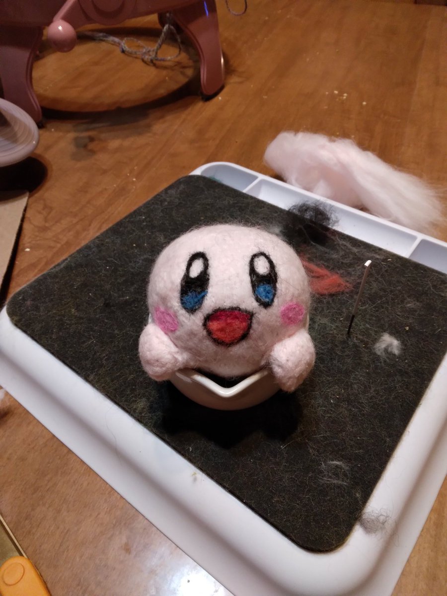 Kirby is happy to see you! My hubby is getting ready for the new game next month! #needlefelting #felting #felt #crafts #crafting #ArtistOnTwitter #videogames #Kirby #KirbyandtheForgottenLand