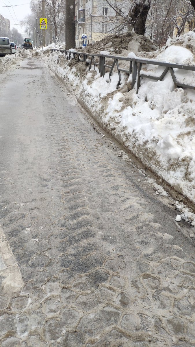 Уважаемые жители #Кировский_район , автолюбители! Подрядчики проводят  расчистку и вывоз снега с УДС. Однако...