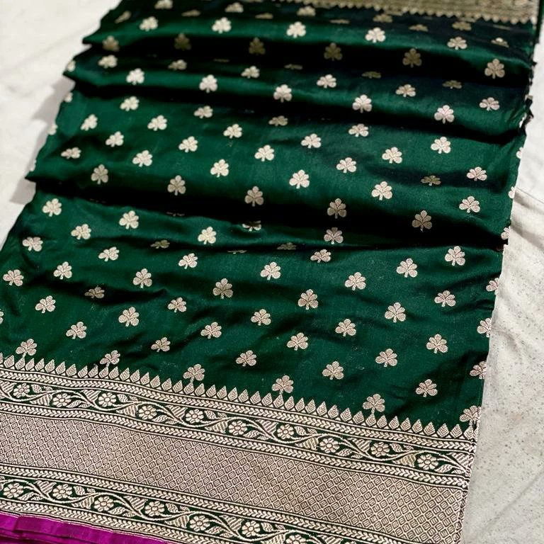 shadesofyarn's tweet photo. Banarasi handloom khaddi pure katan silk hand weaving kadhwa buta and border sarees

Pico fall and tassels made for requirement chargeble

#banarsee #sareelive #handmade #kashi https://t.co/Vl4fLozK6g