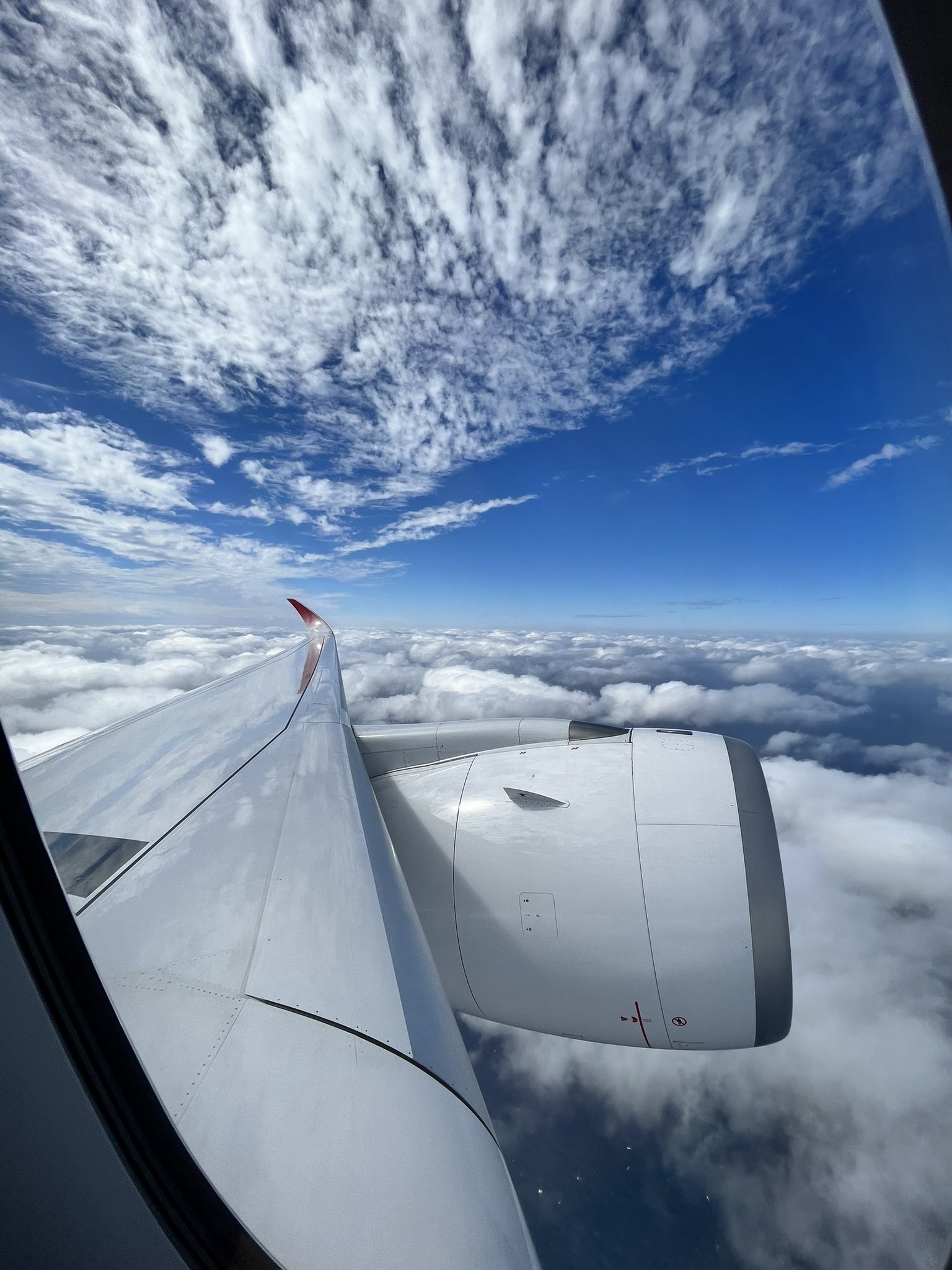 Sugai 飛行機の小さな窓から眺める 広大な沖縄の空が気持ち良いです Jgc修行 Jal T Co Srilt36ikn Twitter