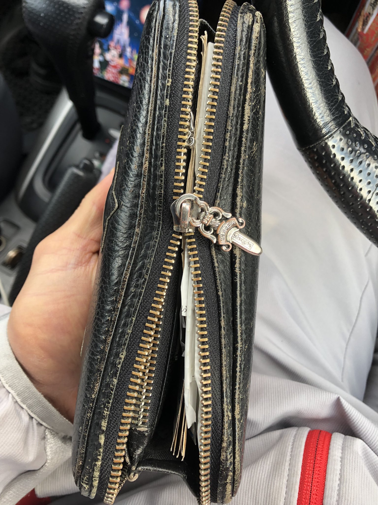 椎名 拓也 昨日買い物行って財布忘れてたの今気づいた パンパンに張り裂けそうなくらい金肥大した財布見られて恥ずかしいけど あってよかった T Co Mryioxlzml Twitter 椎名 拓也 昨日買い物行って財布忘れてたの今気づいた パンパンに張り裂けそうなくらい金肥大した財布見られて恥ずかしいけど あってよかった T Co Mryioxlzml Twitter