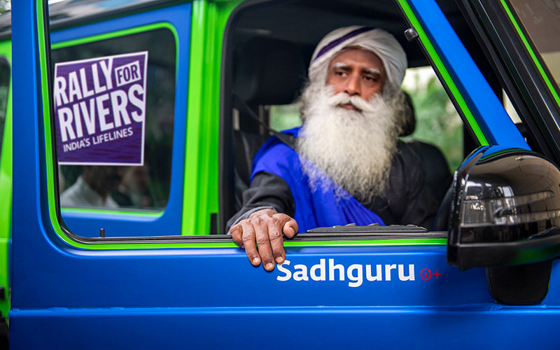 SadhguruJV's tweet photo. Whatever is most needed right now is what we should do in the world. #SadhguruQuotes https://t.co/w3U6n3K7y7