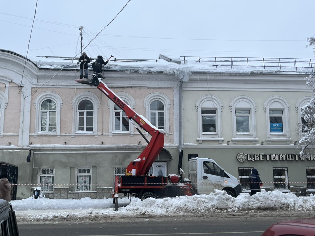 Настолько крепки, что без топора не справиться