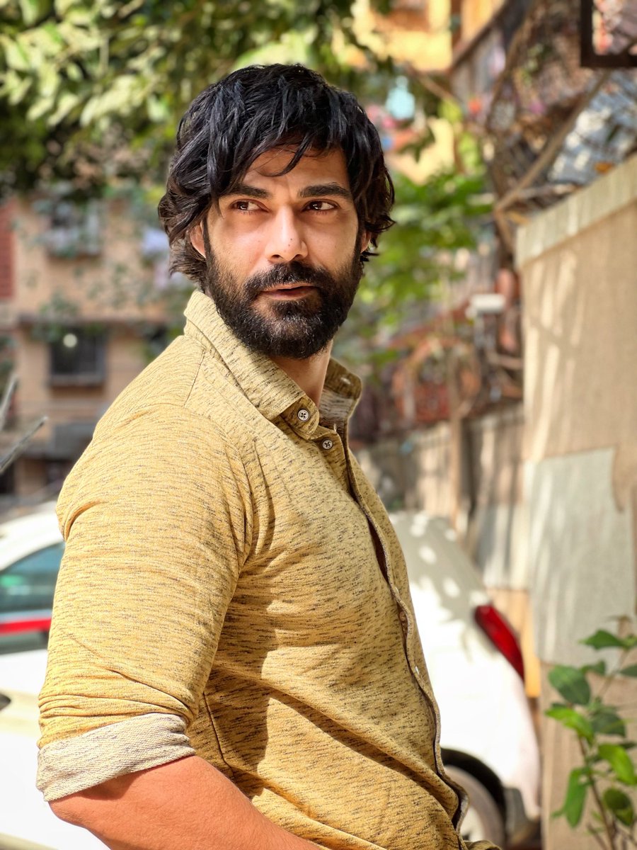 RaviAwana19's tweet photo. ❤️
#picoftheday #messyhair #beardstyle #gratitude 🙏🤗 https://t.co/rdhSXdG2jI