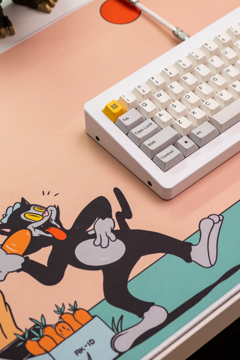 Have you seen Bixby and N.Malee deskmats? They look super cool ☺️.

mekibo.com/products/bixby…