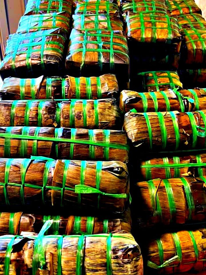 Delicious vietnamese rice cakes during the Vietnamese New Year ( Tet ) 2022 at The Central Florida Fairgrounds you can buy these at Tien Hung in Downtown Orlando.
#OrlandoFlorida #OrlandoFL #CentralFlorida #DowntownOrlando #CityofOrlando #Florida #Vietam #VietnameseFood