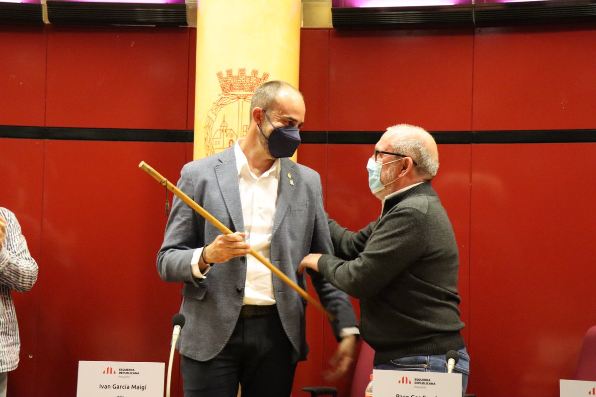 ErcRoquetes's tweet photo. El nostre company, Ivan Garcia, agafa el relleu de Paco Gas a l'alcaldia de #Roquetes.
Ara, a continuar treballant com hem fet fins ara per seguir construint la ciutat que totes i tots volem! 💪
#RoquetesRepublicana https://t.co/bqvySYxz6w