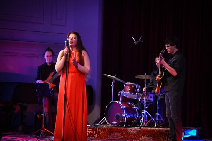 Včeraj na Prešernovi slovesnosti v režiji Mateje Kokol. ❤️
Kitara: Jan Jarni
Bas: Aljoša Struga
Bobni: Aleš Zorec