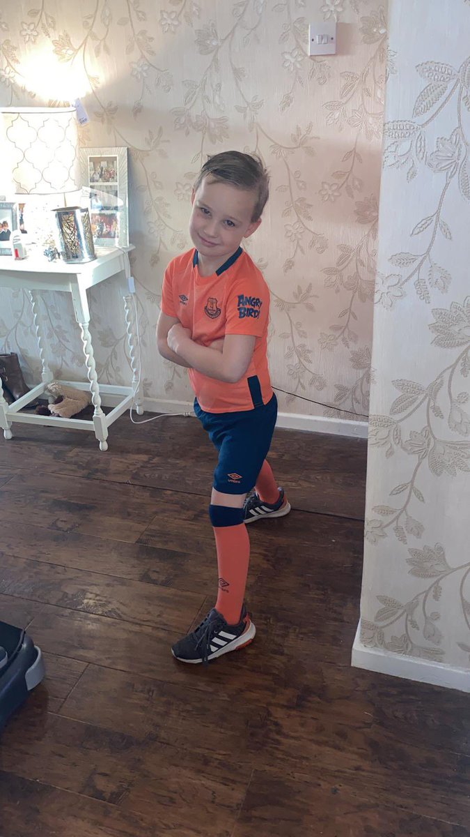 billysneade1's tweet photo. @tickets4toffees @NHSMillion This is Charlie. He’s 7 in a few weeks and has never been to Goodison. I’m a nurse working at Aintree and have worked with COVID patients all through the pandemic. I would love to take him to the game. https://t.co/qw5WRwIF1t