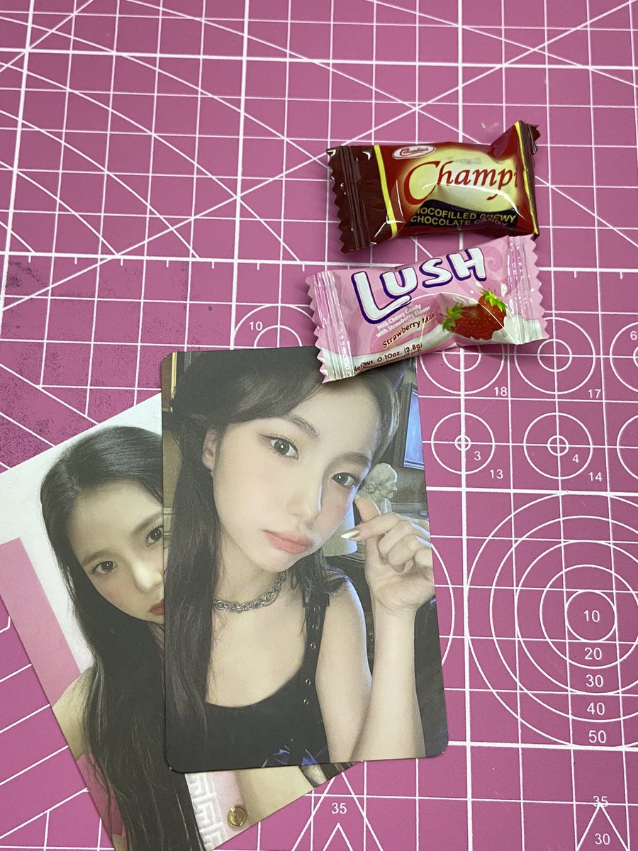 074myah's tweet photo. 🛍 #074myahfeedback #mdzfeedbacks – 

recieved yujin and youngeun today tysm @mdzcart >< https://t.co/mJ8pIDxYG1