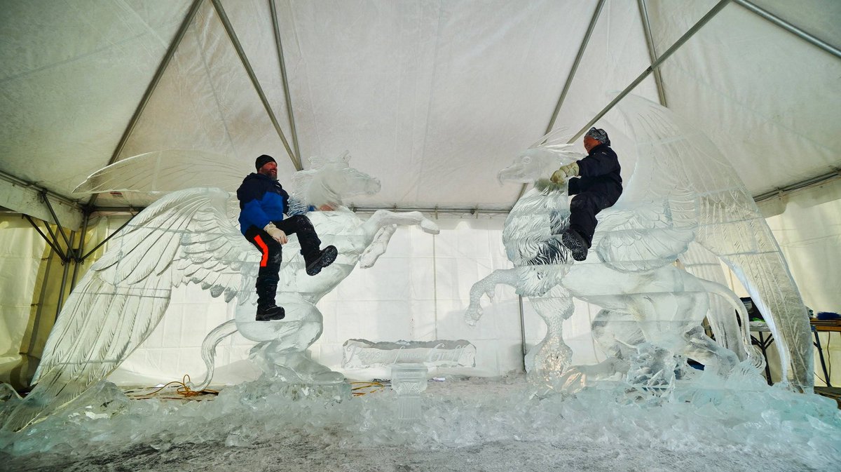 Announcing the People's Choice ice carvings for #IceOnWhyte 2022!

Sculpture Garden winner: Pegasus Honours Griffon by Ross Baisas (Montréal) and Scott Harrison (Calgary).
