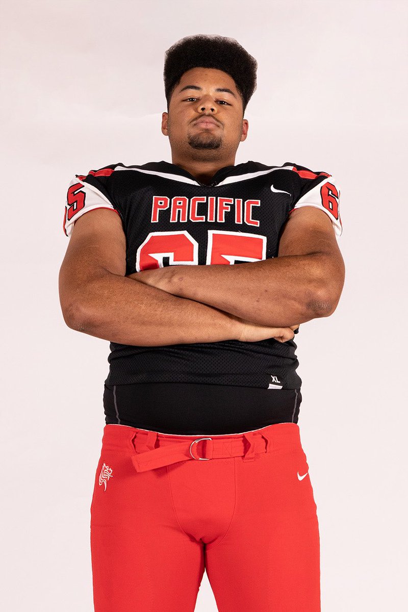 GeorgeSonko2's tweet photo. Had a great visit this past weekend at Pacific University. Loved how they embrace the Hawaiian culture and brought some fun in with the photo shoot.  @CoachFalc @iTz_Rev https://t.co/LzqrDKe8og