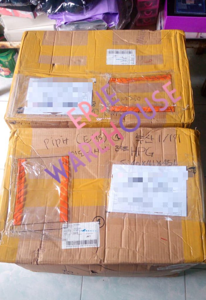 eRJeWarehousee's tweet photo. ~ #eRJeArrival ~
Box 1 &amp; 2  2022 by EMS arrived safely at home 🤗

#warehousekorea #warehouseservice #warehouseindonesia #indonesiakorea #jasawarehouse #koreaindonesia #sharingems #sharingwarehouse https://t.co/qwxKBDC9xJ
