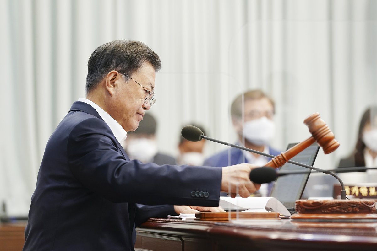 강화된 방역조치가 계속 연장되어서
어려움이 가중되고 있는 소상공인들과
자영업자들, 피해업종에 대한 지원은
한시도 늦출 수 없습니다.

정부는 지난 1월, 추경안을 국회에
제출했습니다. 1월 추경안 제출은
평상시에는 전례없는 일이지만 그만큼
신속한 지원이 절실하기 때문입니다.