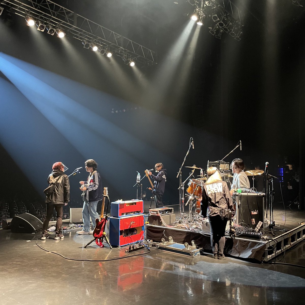 concertf225's tweet photo. 【オフショット公開📷⚡】 『reGretGirl』さんリハーサルの様子です！  
本番もよろしくお願いします❗

 #日本工学院 #八王子 #専門学校  #neec #HACHION2022 #reGretGirl #KTZeppYokohama #KTZepp https://t.co/2LUwGZ8Hlp