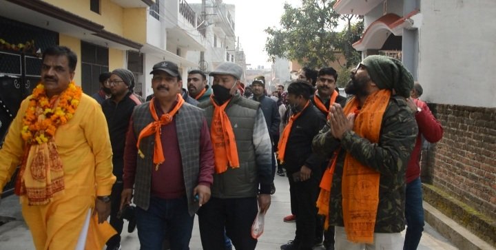 ThukralRajkumar's tweet photo. रुद्रपुर के शांति विहार कॉलोनी में आज हुए जनसंपर्क कार्यक्रम की तस्वीरें ।

विधायक वही पुराना है , सीटी का बटन दबाना है।

विजयी भव:
#vote4Siti #RajkumarThukral4Rudrapur 
#vote4rajkumarthukral #UttarakhandElections2022 https://t.co/WFoBLKvuBj