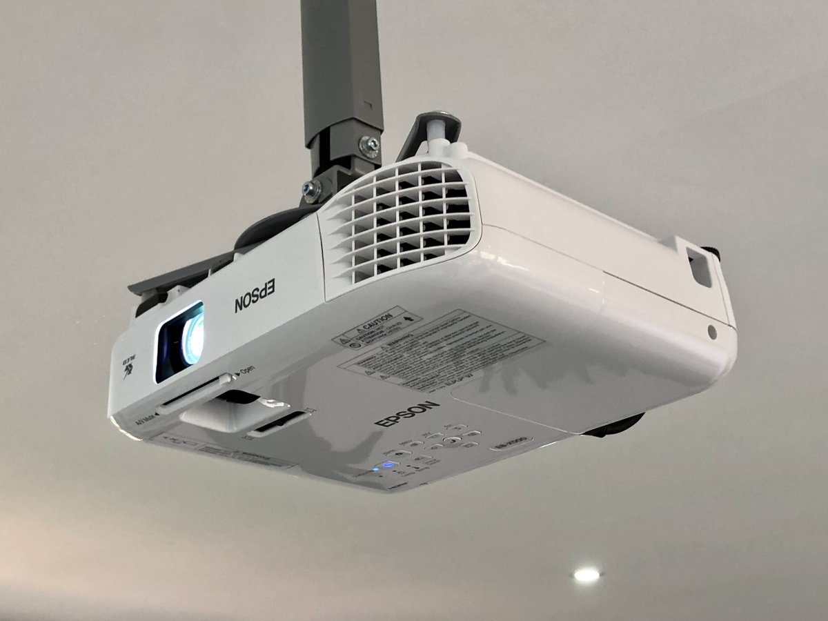 LamproEvents's tweet photo. See this Instagram post by @lamproeventsolutions https://t.co/fKb6BLCWhT 💻💪

#epson #installation #audiovisual #installationpro #projectors #screens #school #schooltechnology #schooliscool #education #onlinetutor #contractor #installationservices #teamwork #onlinelearning https://t.co/9xwOCV4WkU