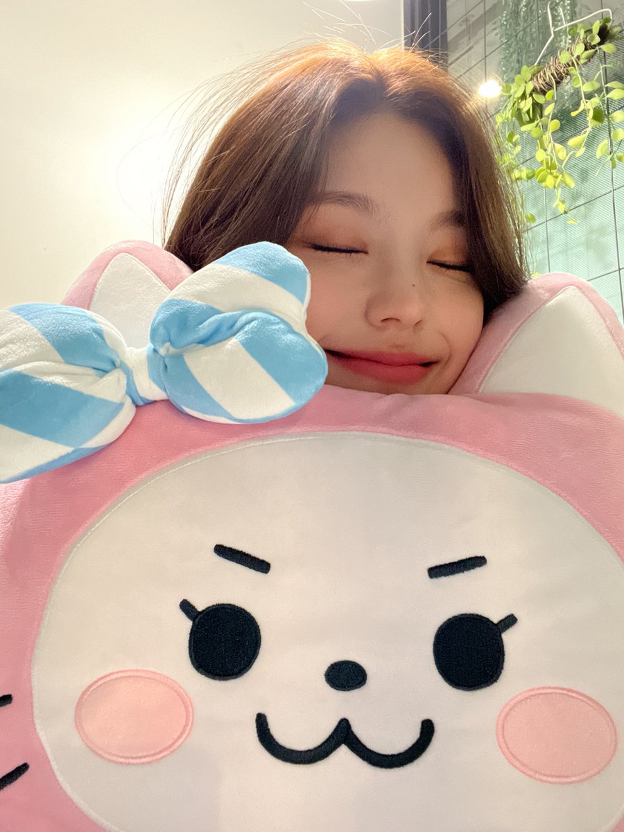 yjbubble's tweet photo. [220208] 4:13PM KST https://t.co/IcEoZII1ey
