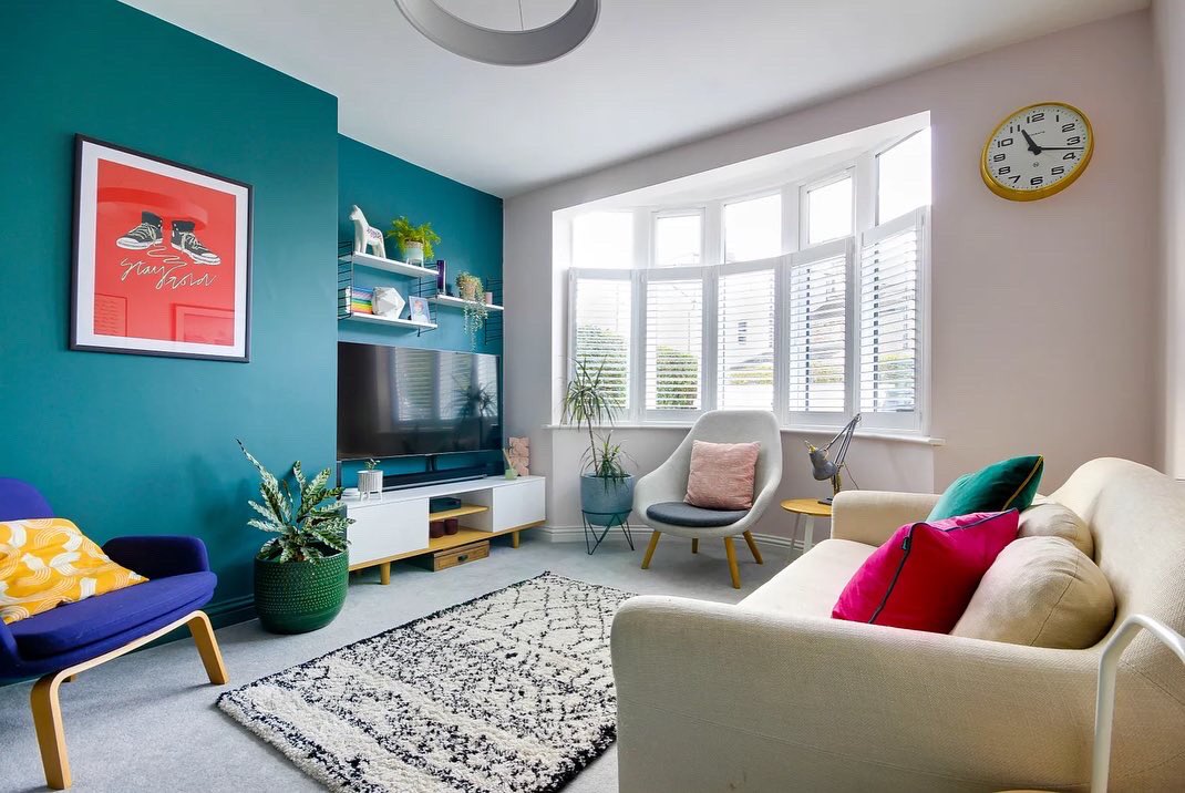 TatlersLLP's tweet photo. A lovely mid-terrace 1930s house renovated to an exceptionally high standard, with three double bedrooms, two bathrooms set within proximity of Alexandra Palace main line station #prettyhome #prettyhouse #prettyproperty ๐ก https://t.co/FEcsDHINpa