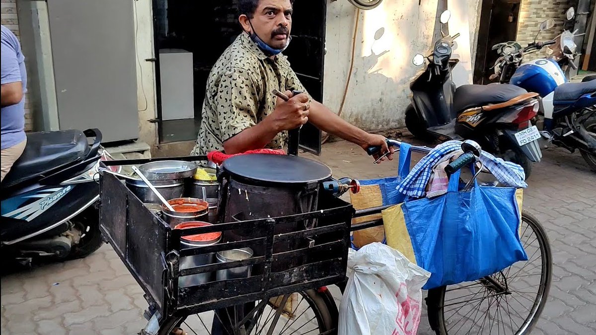 TanishaBatra80's tweet image. I don't understand why ppl even go to #Dominos to eat all that garbage when India has so many different types of amazing street foods. Pls support these daily wage earners instead of wasting ur money on foreign outlets.
#boycottdominos #BoycottPizzaHut