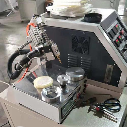 Gas Mask Filter Gluing Machine
Specifications:
Dia: 50-120 mm
Speed: 2-3 pcs/min
Temp.: 200 centidegree
This machine is mainly used for gas mask filter gluing , after the filter cutting to round .
The material is high temperature hot melt glue.
filtermachinery-sj.com/product/gas-ma…