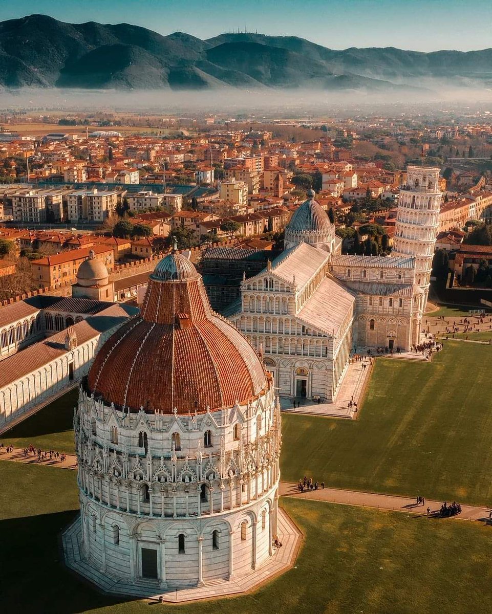 AcarZeyno's tweet photo. The Piazza dei Miracoli in Pisa, Tuscany, Italy...
Photo by Daniele Ragazzini... https://t.co/57mSWj19RG