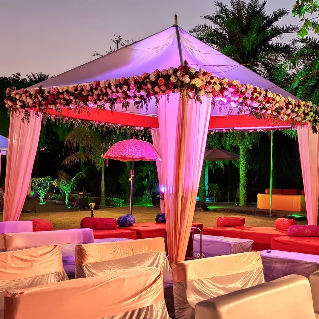 synaheritage's tweet photo. They say, weddings in Khajuraho seem like an extraordinary fairy-tale. One of the finest settings for a marriage ceremony is offered by Syna Heritage Hotel.

For a more information:
Call: +91 – 9821393830
Email: booking@synaheritagehotel.com
#DestinationWedding #Marriage https://t.co/0Gjoc8pM6G