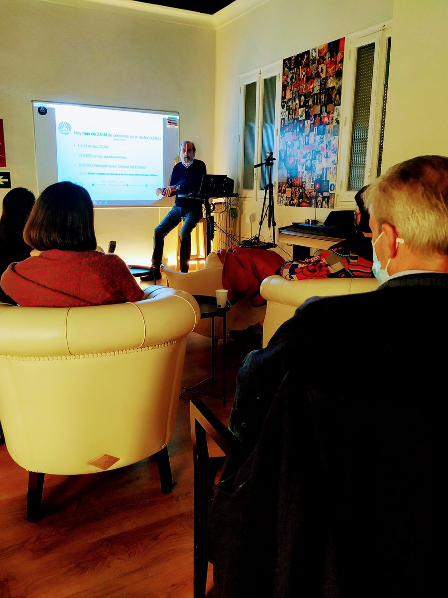 #ayer en nuestra #clase de #politica nos preguntamos ¿quién gobierna realmente? Parece obvio, pero no lo es en absoluto 🤯
#aprendediferente #Madrid