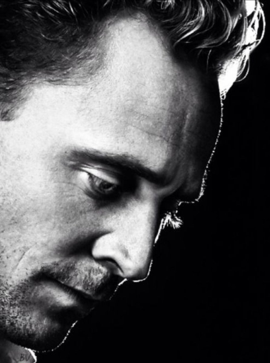 amanda_tom_fan's tweet photo. B&W Tom…🔥🖤🤍🖤🔥 #TomHiddleston #blackandwhitephotography #beautifulmaninsideandout #tomtuesday #100MostHandsomeMen2022 https://t.co/CrUe7SEBOT