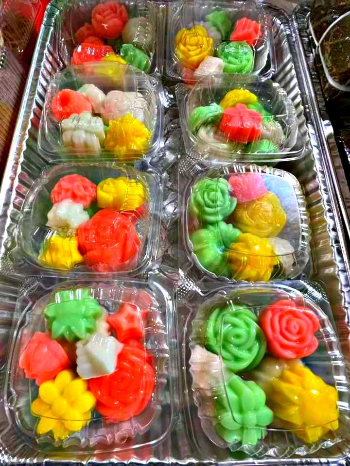 BANH BO - a spongy rice cake with a spongy texture which rice flour cakes are a very delicious Vietnamese dessert at Tet Festival 2022 at The Central Florida Fairgrounds at The Vietnamese New Year.
#OrlandoFlorida #OrlandoFL #DowntownOrlando #CentralFlorida #CityofOrlando