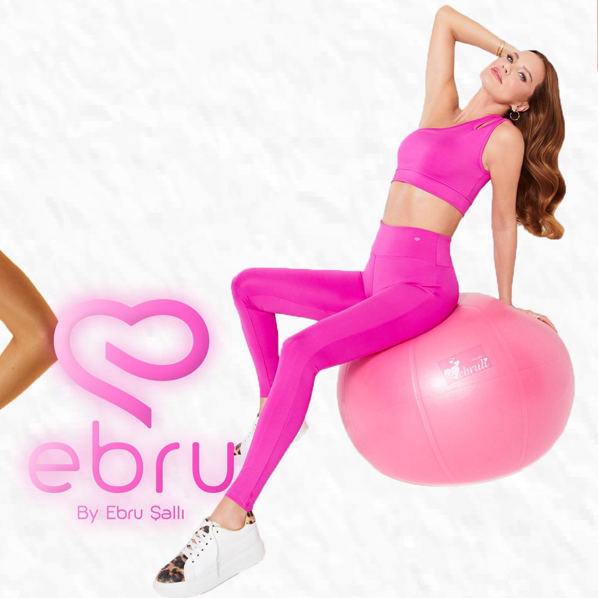 Sepetine eklenecek favori takımın 💕 Daha esnek, daha fit kumaşı ile Ebru tayt ve bra’lar ebrusalli.com.tr adresinde!
#tayt #bra #sneaker #ebruşallı #ebrumarka #sporgiyim #ebru