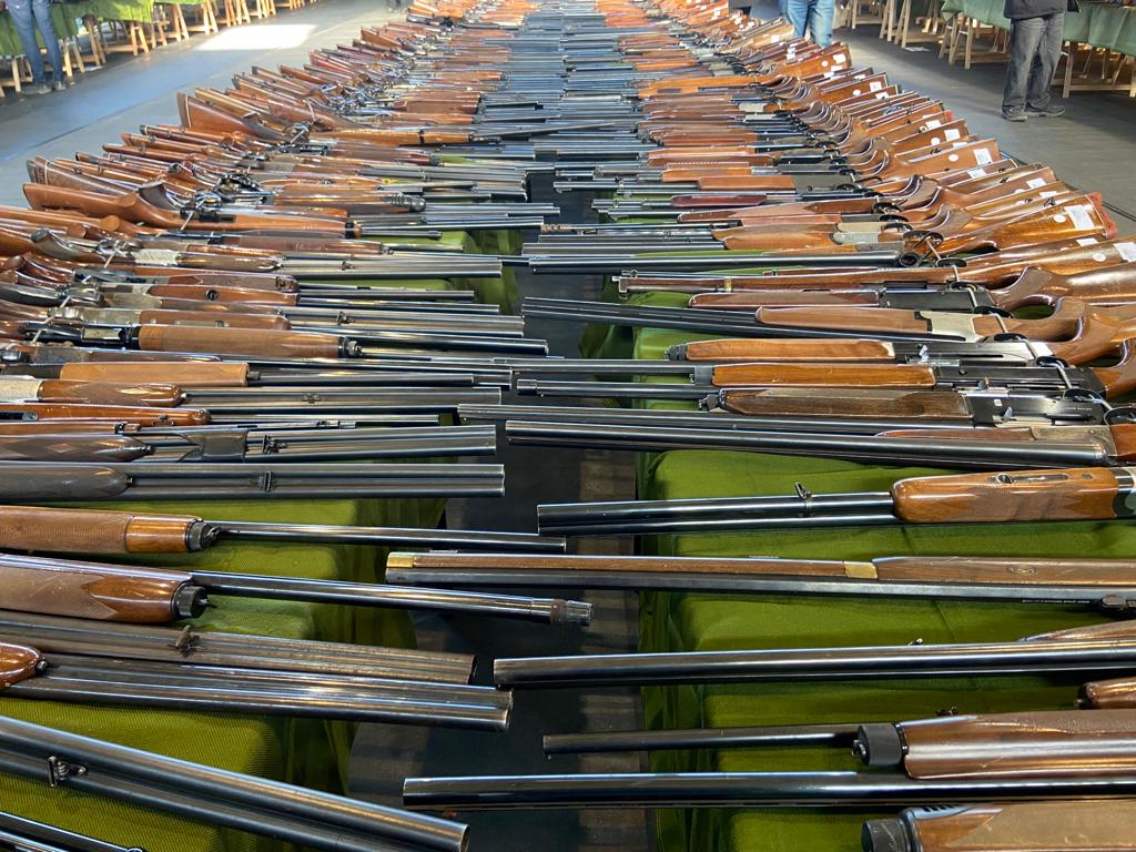 Hasta el día 11 se exponen para subasta 4.915 armas en la Comandancia de Barcelona (Sant Andreu de la Barca). Las personas interesadas pueden verlas previamente a su puja. El día 14 se procederá a la adjudicación de las armas en función a las pujas efectuadas sobre cada lote.