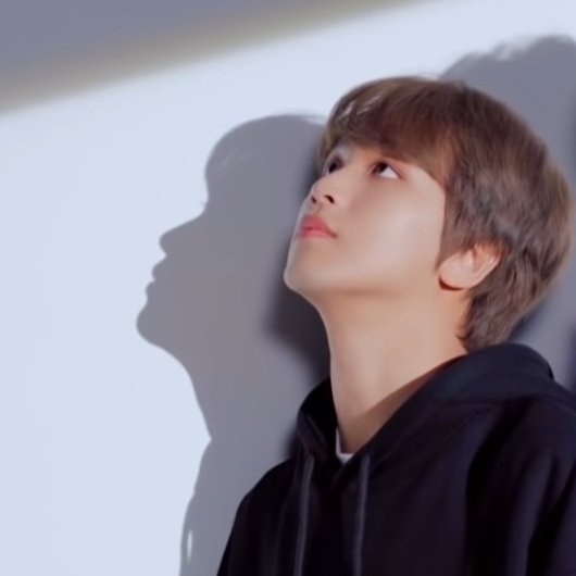 ihaecyou's tweet photo. even haechan's shadow is so pretty.. https://t.co/omHhT2yxIb